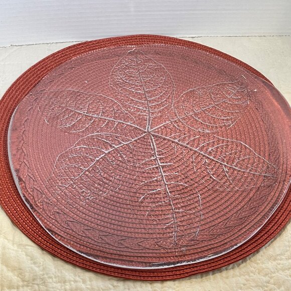 Beautiful Clear Glass Pressed Leaf Design Round Plate 13.5" Decorative Centerpie - Picture 8 of 10